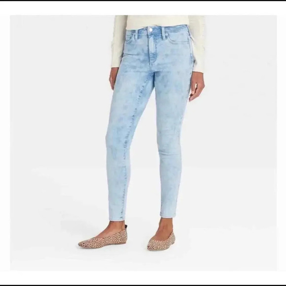 Universal Thread High Rise Skinny Jeans Women's Size 2/26R NWOT Light Acid Wash - Picture 1 of 16